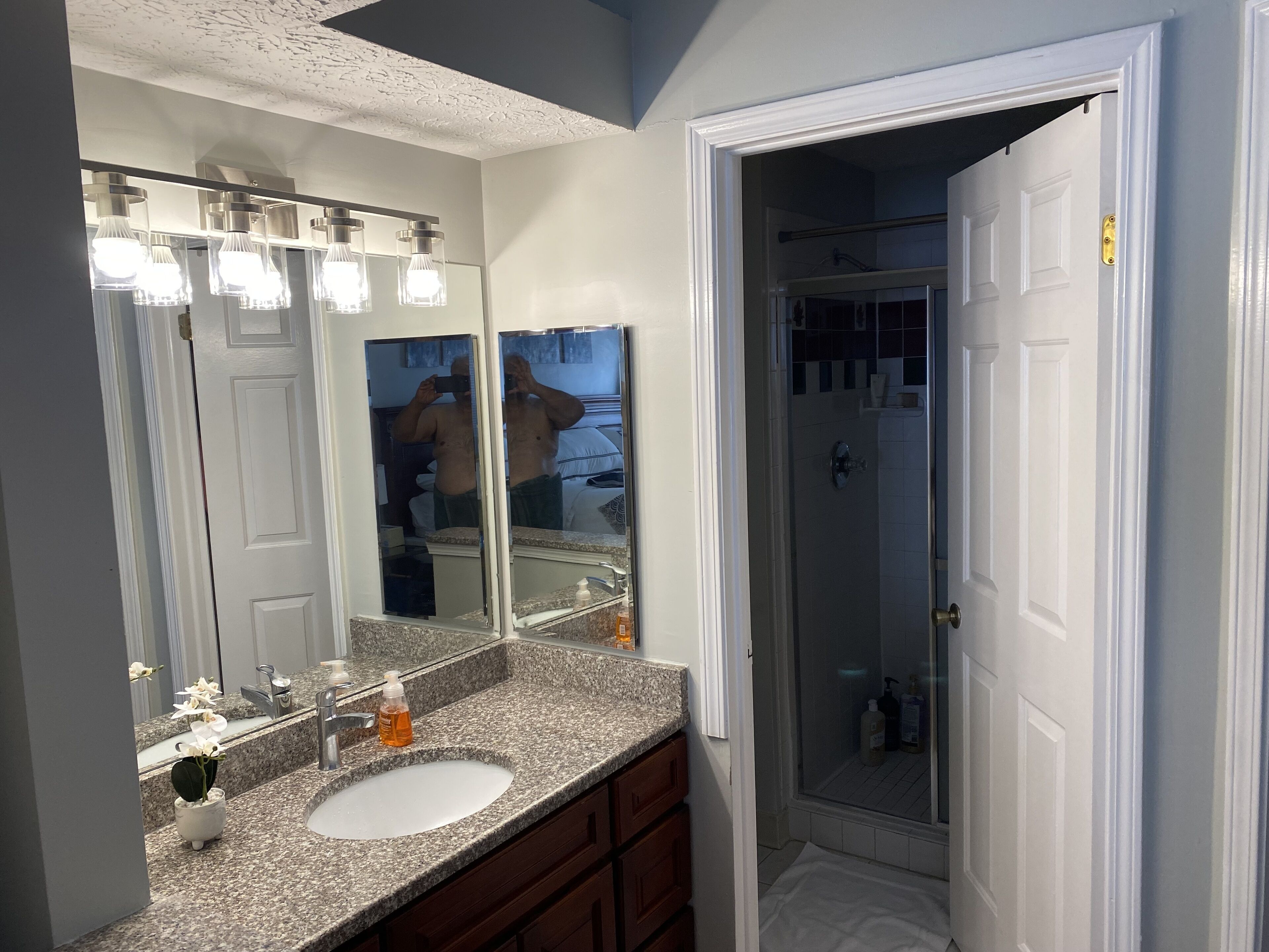 Upgraded, beautiful 4 BD Colonial in Silver Spring  home