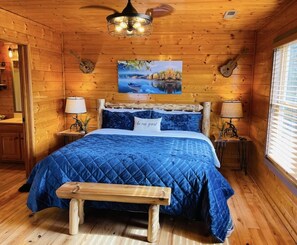 3 bedrooms, iron/ironing board, free WiFi, bed sheets - New “Crazy Amazing Cabin”, KingBeds (Sevierville)