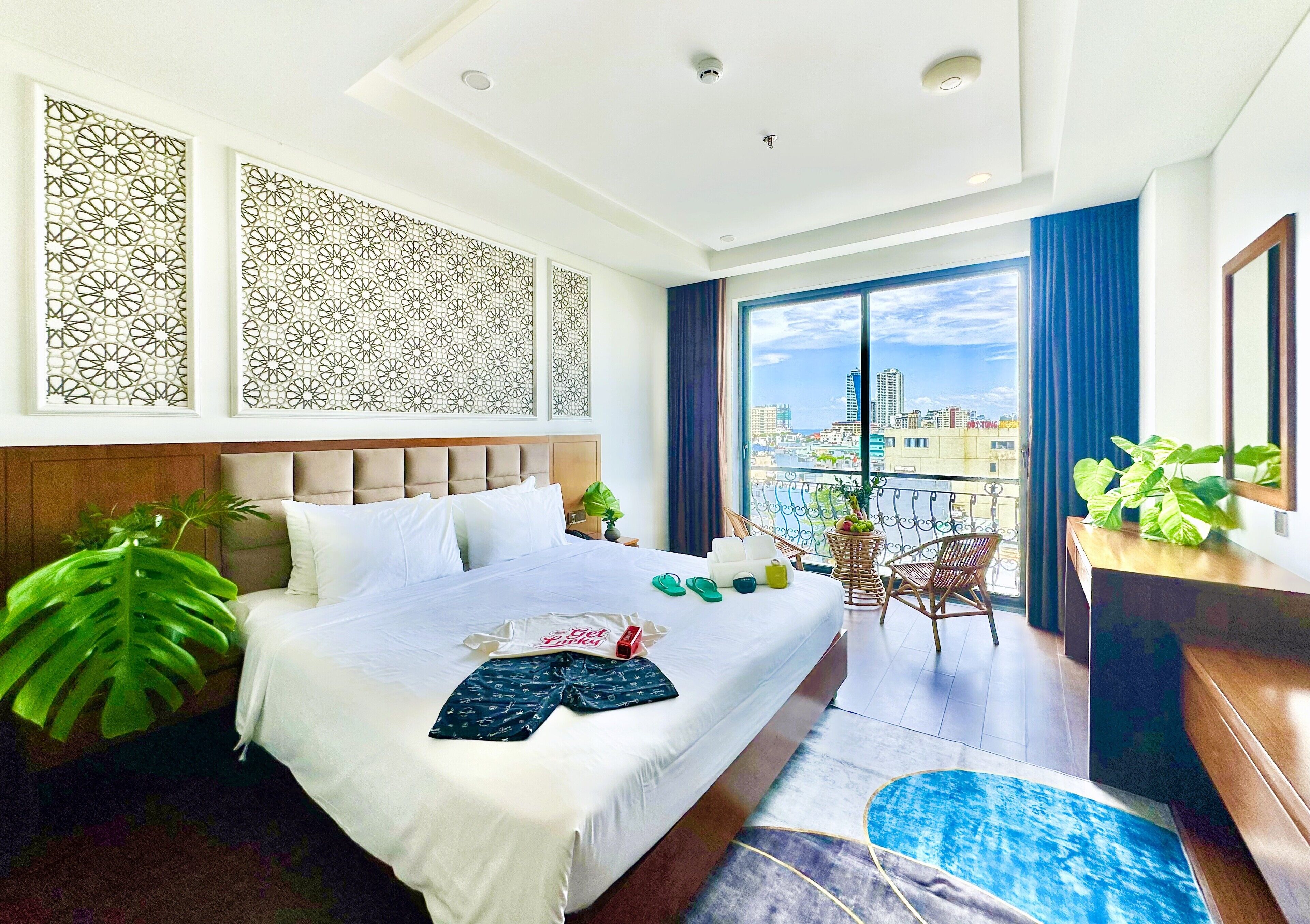 Deluxe Double Room, Balcony | Premium bedding, down comforters, Select Comfort beds, minibar