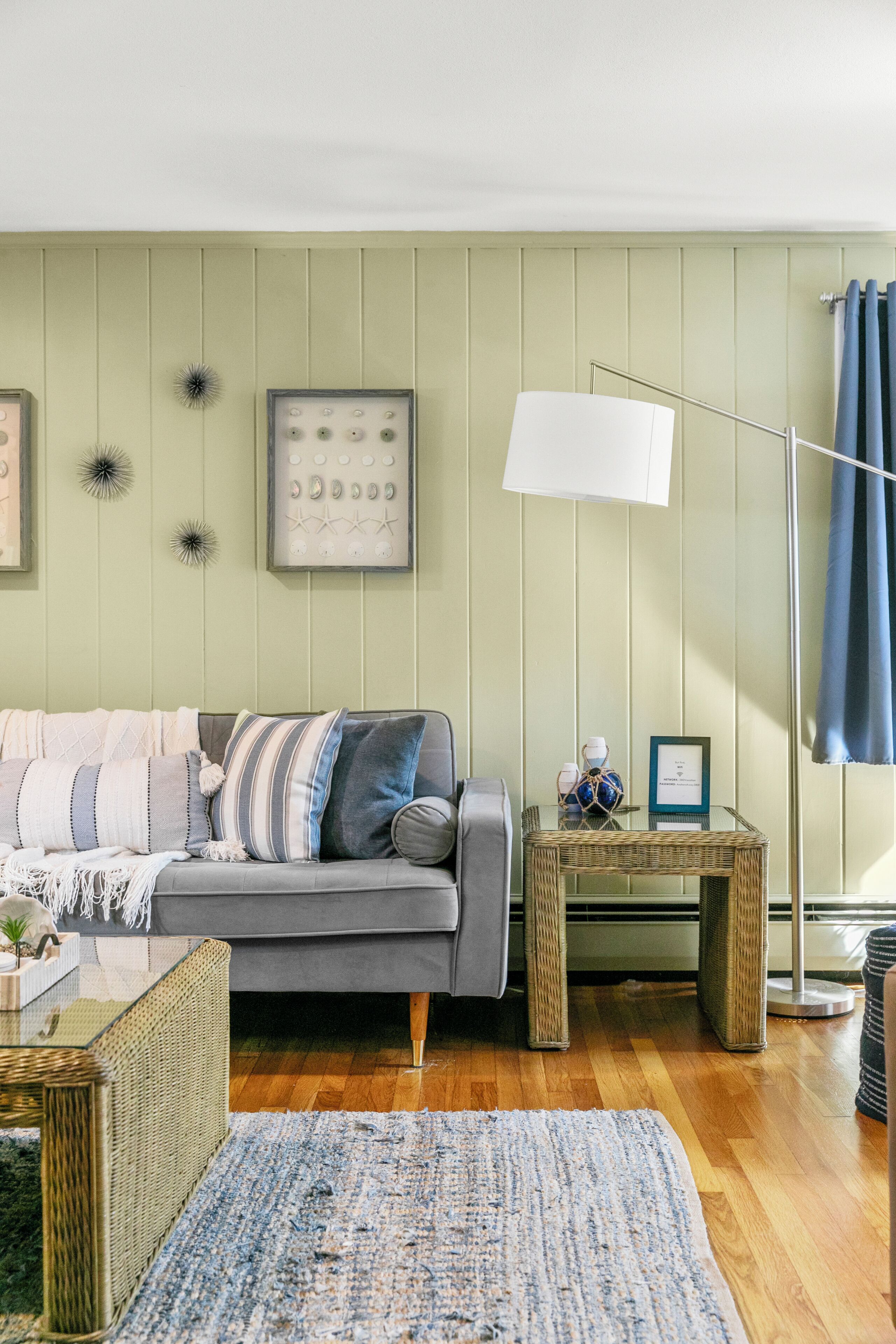 Smart-TV, peis og bøker