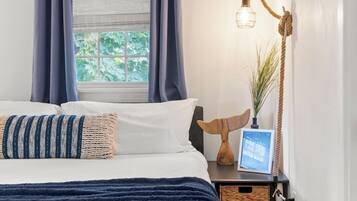 3 Schlafzimmer, Schreibtisch, Bügeleisen/Bügelbrett, Reisekinderbett