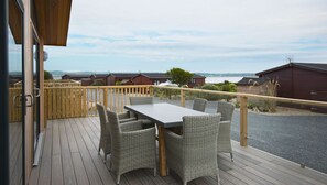 Outdoor dining - Crabtree Lodge -  a lodge that sleeps 6 guests  in 3 bedrooms (Gatehouse Of Fleet)