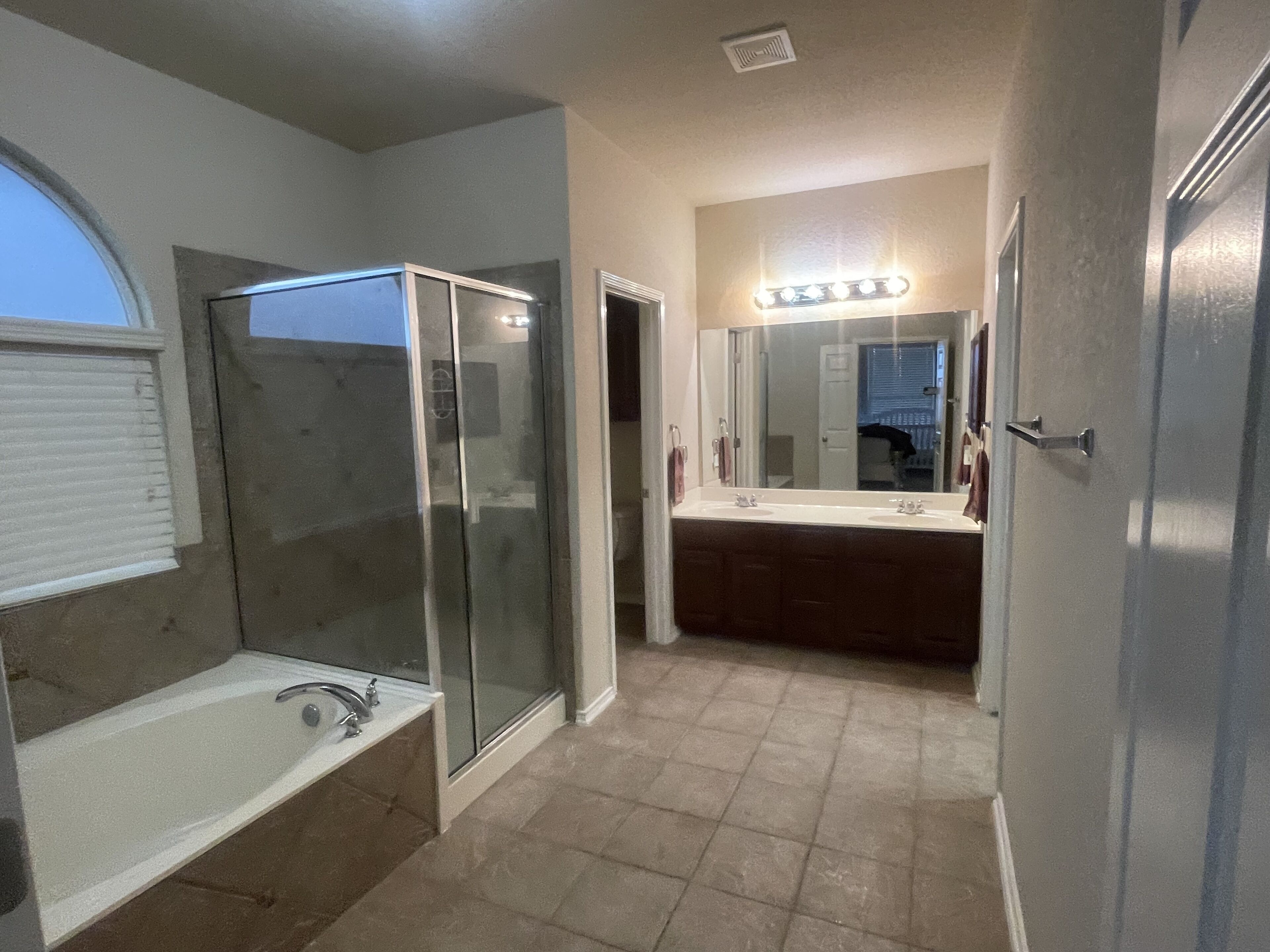 Royal Retreat (Sea World, Fiesta Texas, Lackland A.F.B, Downtown)