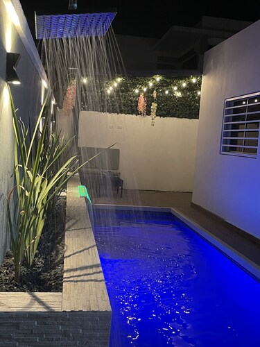 5 minutes walk to the beach! private pool beautiful home