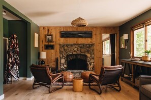 Interior - The Kern River House: Lookout House Private Riverfront Access Fireplaces Dog OK (Kernville)