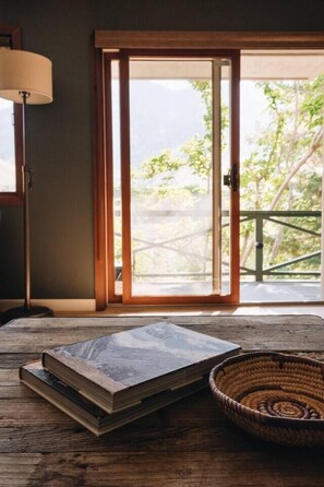 Interior - The Kern River House: Lookout House Private Riverfront Access Fireplaces Dog OK (Kernville)