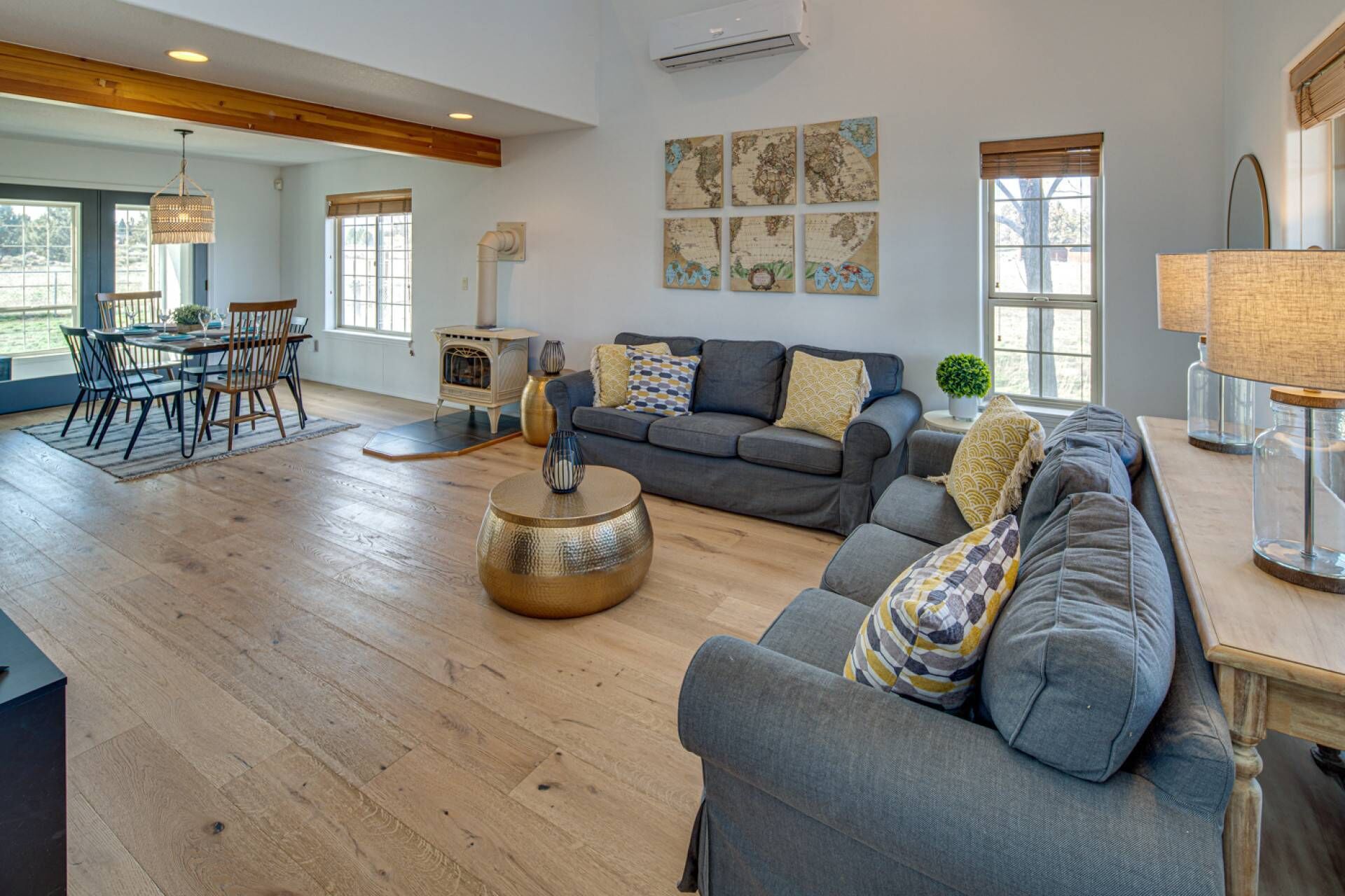 Discounted Rates! Farmhouse on 10 acres. Dog Friendly, Large Sunroom, Washer/Dryer, Garage, Porch