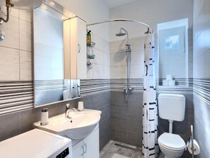 House (Two Bedroom Holiday Home with Terrace) | Bathroom