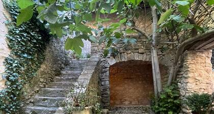 Charming house for 2/3 people in the light of the Luberon