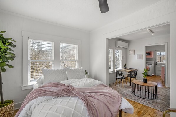 1 chambre, fer et planche à repasser, Wi-Fi, draps fournis