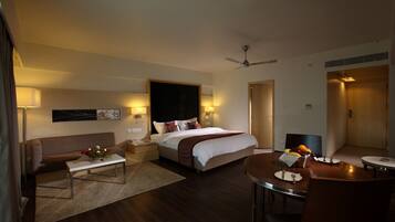 Grand Single Room | Living area | 42-inch LED TV with digital channels, TV, pay movies