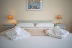 Villa, 2 Bedrooms, Smoking, Balcony - Irenes View Apartments Villa 7 - 4 Guests With Pool and sea View in Agia Irini (Paros)