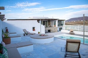 Pool - Villa for 6 Guests With Private Pool! In Agia Irini - Walking Distance to Beach! (Paros)