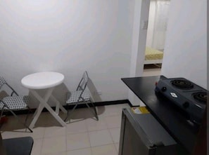 Apartamento, 1 quarto, para fumantes, sacada | Sala de jantar