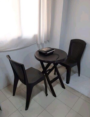 Apartment, 1 Bedroom, Smoking, Balcony | Living area