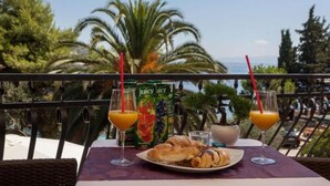Unclassified image, 5 of 25, button - Delightful Apartment With Balcony and Sea View (Okrug)