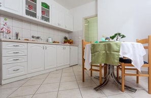 Apartment, 1 Bedroom, Balcony | Dining room
