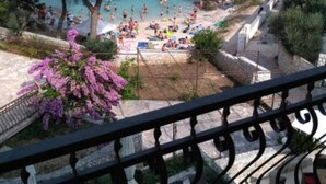 Unclassified image, 3 of 25, button - Lavish Double Bed Room With Balcony and Sea View (Okrug)