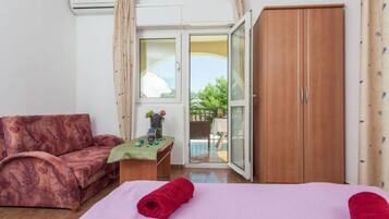 Camera, 1 camera da letto, balcone | 1 camera
