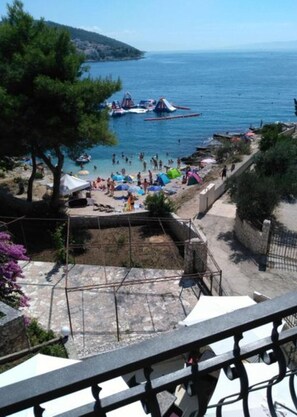 Balcony - Beautiful Double Bed Room With Balcony and Sea View (Okrug)