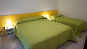 Apartment, 2 Bedrooms, Patio - Nice Renewed Beachfront Flat on the Ground Floor (Lignano Sabbiadoro)