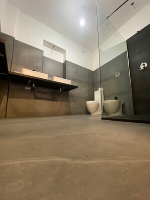 Condo, 1 phòng ngủ, tủ lạnh | Buồng tắm vòi sen