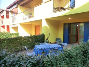 Apartment, 1 Schlafzimmer, Terrasse, Poolblick | Unterkunftsgelände