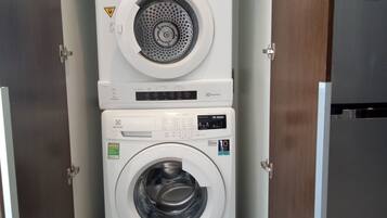 Condo, 2 Bedrooms, Accessible, Balcony | Interior