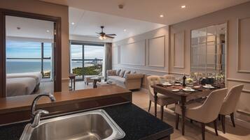 Condo, 2 Bedrooms, Accessible, Balcony | Private kitchen