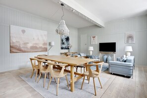 Private kitchen - Beautiful Classic Brick Villa in Hellerup (Soborg)