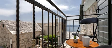 Villa, 3 chambres, fumeurs, piscine privée | Balcon