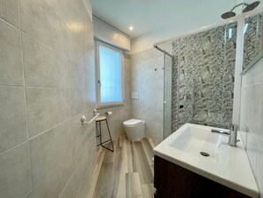 Villa, 3 Bedrooms, Balcony, Garden View | Bathroom - Modern Villa in Porto Santa Margherita (Caorle)