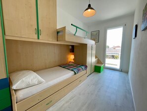 Villa, 3 Bedrooms, Balcony, Garden View | 4 bedrooms