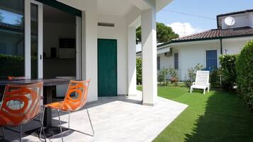 Tempat makan outdoor
