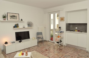 Studio | Living area