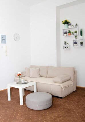 Apartment, 3 Bedrooms | Living area
