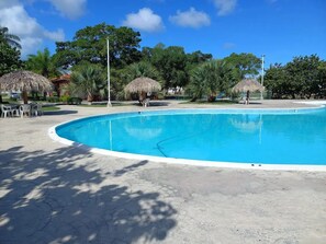 Apartamento, 1 habitación, fumadores | Piscina | Una piscina al aire libre