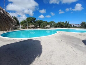 Appartement, 1 chambre, fumeur, balcon | Piscine | Piscine extérieure