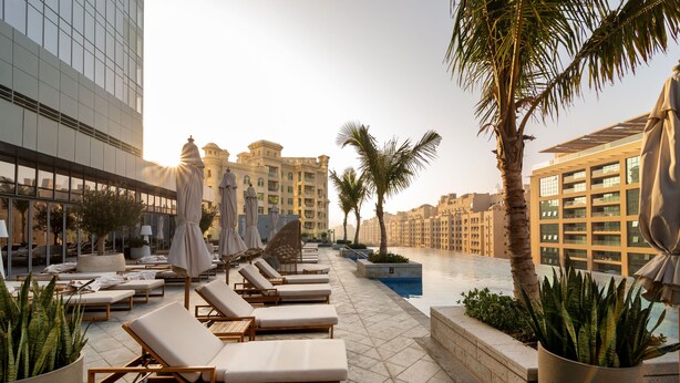 Outdoor pool - Luxury Apartment With Spectacular View of the Palm Jumeirah (Dubai)