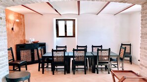 Villa, Multiple Bedrooms, Private Pool, Garden View | Dining