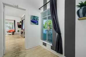 Zimmer, 2 Schlafzimmer, Balkon | Innenbereich