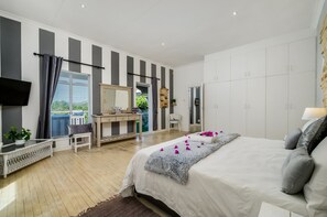 Camera, 2 camere da letto, balcone | 2 camere, ferro/asse da stiro