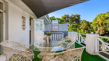 Room, 2 Bedrooms, Balcony | Property grounds