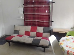 Appartement, 1 chambre, fumeur, balcon | Salle de séjour