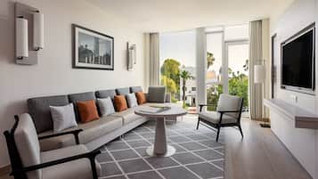 Executive Suite, 1 King Bed, City View | Individually decorated, individually furnished, desk, laptop workspace