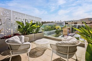 Didekorasi berbeda-beda dan dilengkapi dengan perabotan berbeda-beda