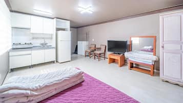 Basic Room, 1 Bedroom (Gaenari(PET)) | 1 bedroom, free WiFi