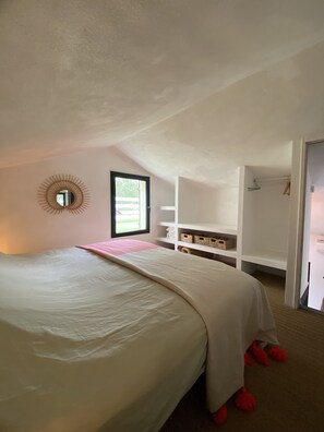 2 quartos, ferros/tábuas de passar roupa, Wi-Fi de cortesia