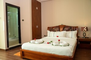 In-room safe, individually furnished, desk, laptop workspace - FENAST Guesthouse (Addis Ababa)