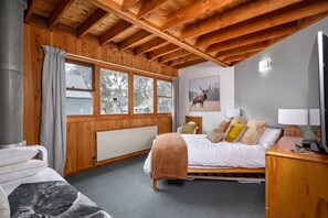 4 bedrooms, free WiFi